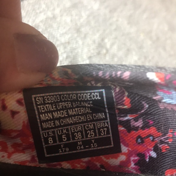 Bobs slip on women’s shoe - Picture 3 of 4